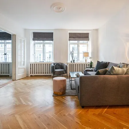 Апартаменты Beautiful Next To The Royal Palace