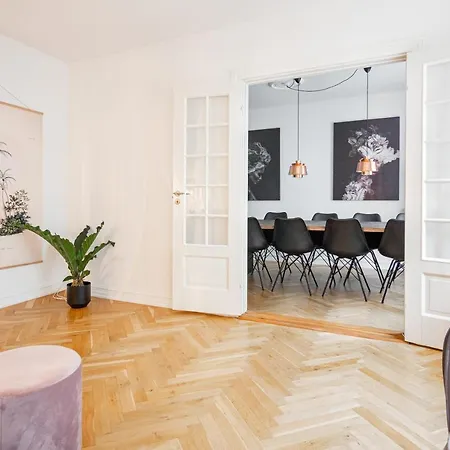 Апартаменты Beautiful Next To The Royal Palace Копенгаген